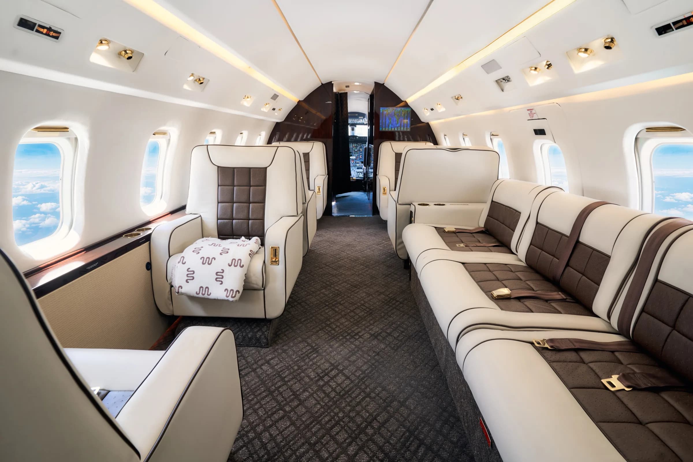 Challenger 601 interior cabin