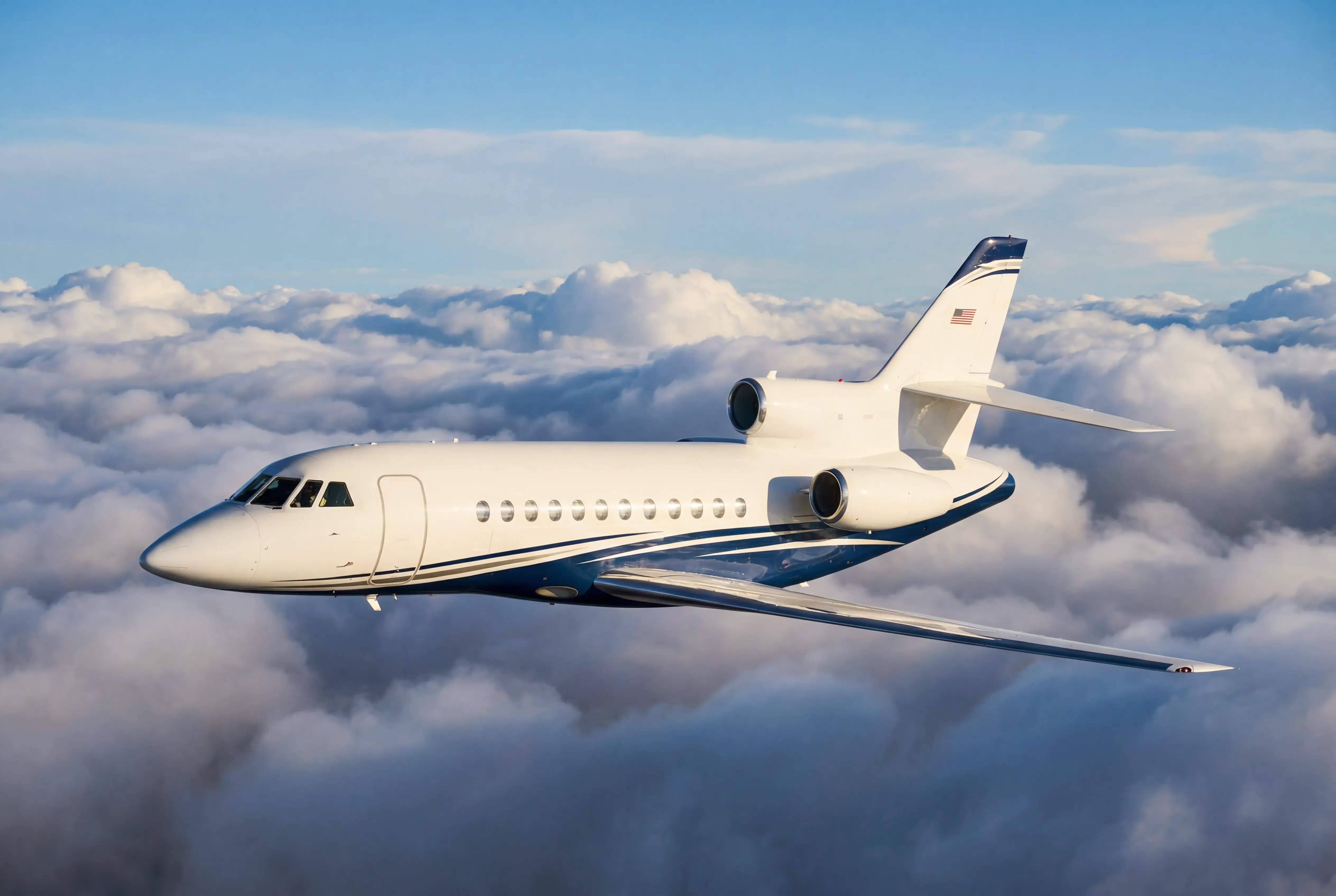 Falcon 900 in flight