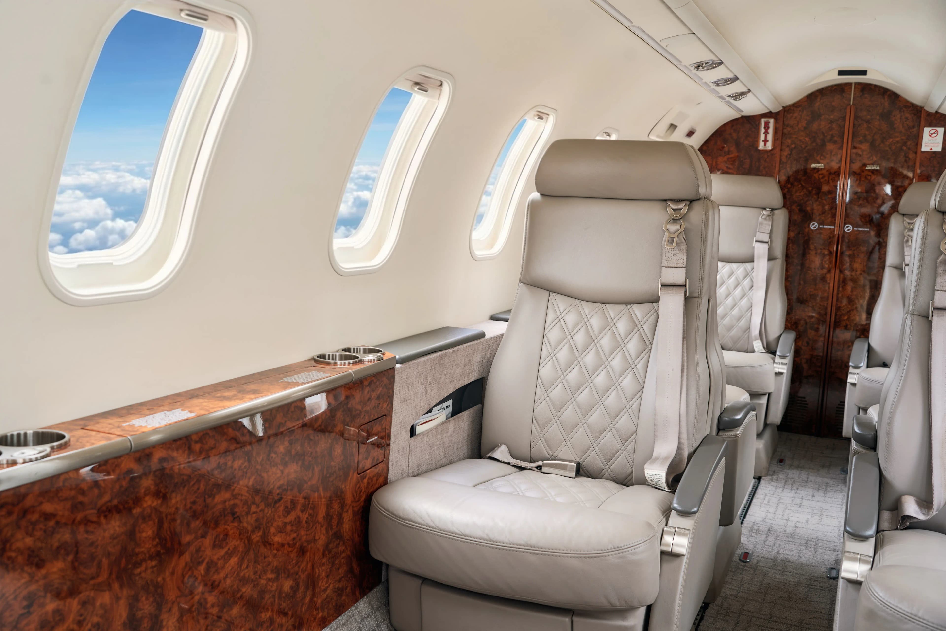 Lear 45XR seat detail